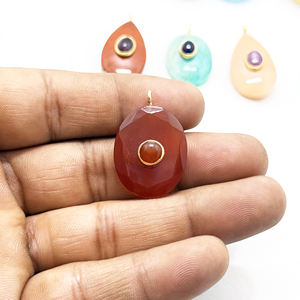 Colgante de doble piedra de cuarzo facetado multicolor chapado en oro de 18k con bisel ovalado de ónix negro, amuleto de piedra preciosa hecho a mano - Product Image 5