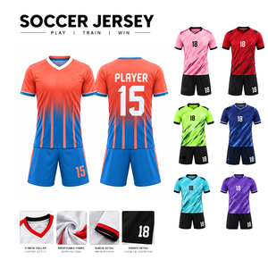 Tenue de football personnalisée, orange et bleu rayé, sublimée, anti-transpiration, 100% polyester, manches courtes, coupe classique pour homme adulte - Product Image 3