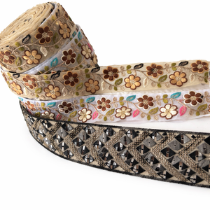 Ribete de encaje de red con flores 3D bordadas florales surtidas, de poliéster ecológico, para vestido de novia, manualidades DIY, venta al por mayor y exportación. - Product Image 1