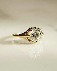แหวนเพชรทรงกลม 2.5 กะรัต เพชรเลี้ยงในห้องปฏิบัติการ ทองคำขาว 14K แหวนหมั้น 8 กรงเล็บ ดีไซน์เครื่องประดับสุดคลาสสิก สวยหรู - Product Image 1
