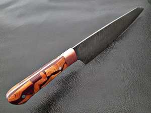 Cuchillo de Chef de Acero de Damasco Hecho a Mano, el Mejor Proveedor, con Mango de Resina y Funda de Cuero - Product Image 5