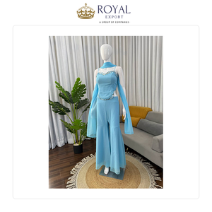 Meilleure collection de vêtements de style indien pour les fêtes, collection de designer en faux georgette avec des broderies de miroirs réels, ensemble sharara en vente - Product Image 4