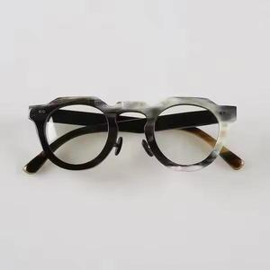 Lunettes rectangulaires en corne faites à la main, design artisanal naturel d'Uttar Pradesh, thème animalier, objet de collection HASAN CRAFT HC-0001 - Product Image 6