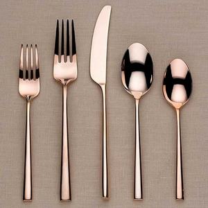 Ensemble de couverts en acier inoxydable à poignée doublée plaquée argent de créateur Manche en acier inoxydable noir et peint de l'Ouest - Product Image 2