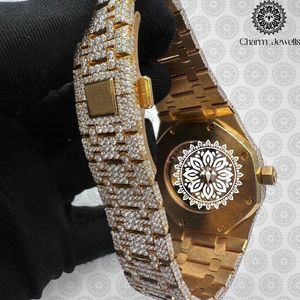 Montre à quartz analogique de luxe Charm_Jewells Tonneau sertie de diamants, 40 mm, bracelet en acier inoxydable jaune or, fermoir pliant, pour homme - Product Image 2