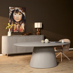 Mesa de Comedor Moderna con Base de Madera con Diseño de Listones Verticales de Aspecto Lujoso, Forma Ovalada Sólida y Cubierta de Madera de Mango con Acabado Gris - Product Image 1