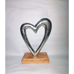 Sculpture de cœur en métal faite à la main avec base en bois, décoration de table abstraite moderne, ornement de table de luxe pour la maison - Product Image 1