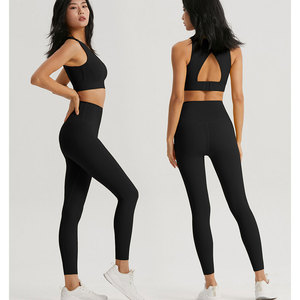 Ensemble de yoga pour femmes 2 pièces en satin, motif animalier floral, respirant, vêtements de sport, soutien-gorge de sport, leggings - Product Image 1