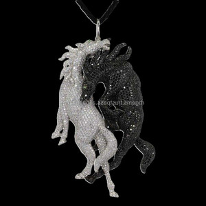 Pendentif Cheval en Moissanite Taille Brillant avec Monture Personnalisée Or Rose et Or Jaune - Bijoux Hip Hop Bling-Bling pour Femme Chrétienne - Product Image 5