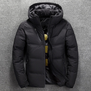 Veste matelassée à capuche pour homme de qualité supérieure avec rembourrage thermique, protection contre le vent et design confortable à coupe régulière - Product Image 3