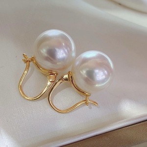 ต่างหูลูกปัดทองคำแท้ 18K ดีเจีย ขนาด 11-12 มม. แสงสว่างสวยงาม มีตำหนิเล็กน้อย ขนาด 6-7 มม. ลูกปัดเล็ก ขนาด 6-7 มม. ต่างหูลูกปัดทองคำแท้ 18K - Product Image 1