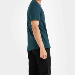 เสื้อยืดคอกลมแขนยาวสีเขียวเข้มสำหรับผู้ชาย ผ้าฝ้าย 100% ระบายอากาศได้ดี เป็นมิตรกับสิ่งแวดล้อม แห้งเร็ว ลายพิมพ์ - Product Image 2