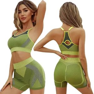 Conjunto de gimnasio de dos piezas para mujer: sujetador con espalda cruzada y shorts levanta glúteos, transpirable, para entrenamiento, fitness, yoga y natación - Product Image 6