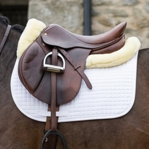 Almohadilla de montura de doma equina de algodón con ribete de visón de 18 mm, acolchado fino de espuma, ribete de cuero sintético y forro de malla transpirable. - Product Image 5
