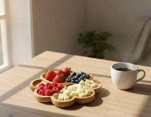 Plateau de service et planche à charcuterie en bois de hêtre poli en forme de cœur - Qualité professionnelle pour la restauration, design rustique - Product Image 4