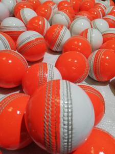 Pelota de críquet de cuero cosida a mano, roja y amarilla, para práctica de bateadores, que cumple con las normas de la MCC, con logotipo personalizado, pelota de cuero premium. - Product Image 2