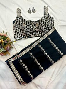 Sari de georgette de diseñador con espejos auténticos y bordados, y blusa de georgette sin coser con espejos auténticos y bordados. - Product Image 3