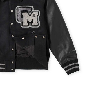 Blouson d'hiver matelassé en cuir double face avec broderie chenille et logo, style universitaire, à prix abordable - Product Image 5