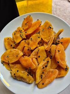 Rodajas de Maracuyá Deshidratadas, Sabor Dulce, Snack de Fruta Natural Deshidratada, Color Naranja con Semillas - Ms. Tarina - Product Image 1
