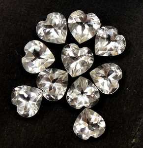 โทแพซสีขาวธรรมชาติทรงหัวใจเจียระไนแบบเหลี่ยม  ขนาดมาตรฐาน  พร้อมใบรับรอง  ไม่ผ่านการปรับแต่ง  พร้อมสำหรับการฝังในเครื่องประดับ - Product Image 4