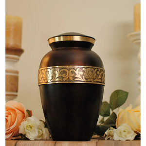 Urnes funéraires élégantes en métal brun noyer doré, urne commémorative artisanale en laiton gravé pour cendres humaines adultes. - Product Image 1