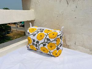 Trousse de Toilette Légère en Coton pour Femme avec Fermeture Éclair, Imprimé Floral Fait Main, Boîte à Maquillage et Pochettes Polyvalentes - Product Image 6