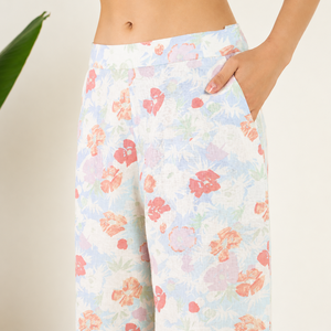Conjunto coordinado de lino y algodón premium estampado para mujer Perfect Pastel, camisa asimétrica de manga larga y pantalones rectos, conjunto para estar en casa o en la playa. - Product Image 6