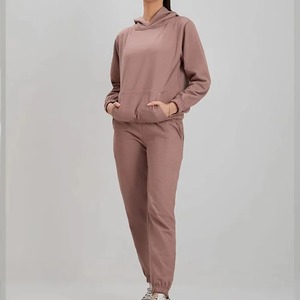 Conjunto Deportivo Personalizado para Hombre, con Capucha, para Invierno, Viajes y Resort, en Poliéster/Algodón Premium, al por Mayor, OEM/ODM, Ropa de Moda - Product Image 4