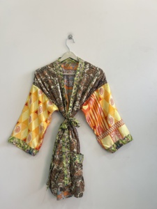 Robe courte de plage en soie faite à la main de style vintage pour femmes - Product Image 2