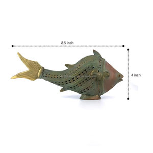 Trio de Peces de Latón Hechos a Mano, Decoración Multicolor para el Hogar y el Trabajo, Escultura de Metal Artesanal Tradicional India - Product Image 4