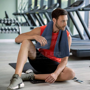 Serviette de sport en microfibre tricotée de qualité supérieure, haute absorption, séchage rapide, toucher doux, idéale pour la gym, l'exercice, le yoga, la natation et les voyages - Product Image 2