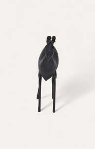 Figurine de cerf en plastique noir au design moderne pour décoration d'anniversaire, présentation sur table - Product Image 2