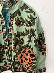 Nouvelle veste en tissu Suzani artisanal de qualité supérieure, art textile complexe, style bohème, broderie florale classique, veste matelassée pour femme, blazer d'hiver - Product Image 4