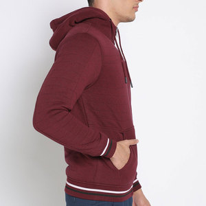 Sudadera con Capucha para Hombre, Color Granate Sólido, Informal, para Otoño, Corte Regular, con Bolsillos, Tejido de Poliéster y Algodón - Product Image 2