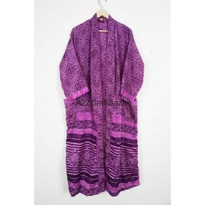 Kimono japonais pour femmes en soie indienne, patchwork, col en V, fermeture à cordon, longueur intégrale, manches trois-quarts, 100% soie douce - Product Image 3