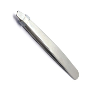 Pinzas para Cejas de Acero Inoxidable con Punta Inclinada, Diseño Personalizado, Calidad Grado A+, Pinzas Profesionales para Depilación - Product Image 1