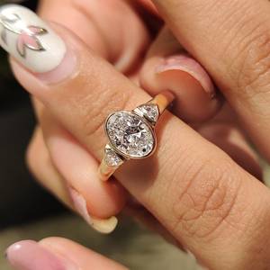 Anillo Solitario de Diamante Ovalado de 2.01 CT Cultivado en Laboratorio en Oro Sólido de 14k, Regalo Fino de Compromiso para Mujer, Sorpresa de Boda - Product Image 1