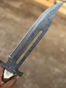Cuchillo de Caza Forjado a Mano con Hoja Recta de Acero de Damasco, Punta Caída, Mango de Cuerno de Ciervo, para Uso en Exteriores, con Funda de Cuero, OEM ODM - Product Image 4