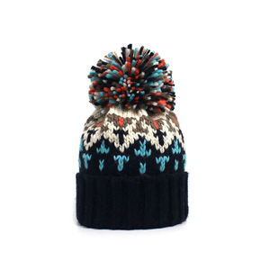 Gorro de Punto Unisex de Invierno de Alta Calidad con Diseño de Pescador y Logotipo Personalizado, Gorro de Punto Jacquard con Patrón de Letras y Puntos - Product Image 3