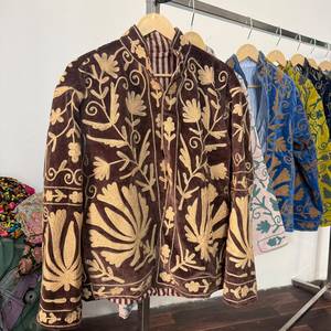 Wholesale Handmade Suzani Velvet Blouson <b>Jacket</b> Floral Embroidery Reversible Design <b>Mandarin</b> <b>Collar</b>-Women's Winter Outerwear - Product Image 2