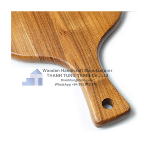 Planche à découper rectangulaire en bois avec poignée, bois naturel, différentes formes, pour usage en cuisine, fabriquée au Vietnam - Product Image 5
