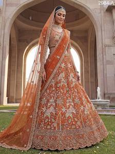 ชุดเลเฮนกาสำหรับเจ้าสาวผ้าไหมอย่างดี ปักลายต้นมะพร้าวและดอกไม้สวยงาม - Product Image 4