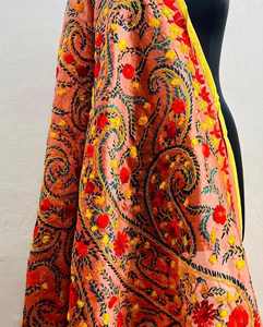 Dupatta Phulkari 2025 con Bordado Intenso, Tradicional Punjabi, Hecho a Mano, para Novias, Bodas, Étnico, Festivo - Product Image 3