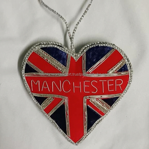 เครื่องประดับคริสต์มาสแมนเชสเตอร์สุดเก๋ รูปหัวใจลายธงชาติอังกฤษ ของตกแต่งต้นคริสต์มาส ของขวัญสำหรับนักเดินทาง - Product Image 1