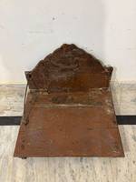 Table basse pliante artisanale en teck sculpté à la main, style tribal du Rajasthan indien, antique du milieu du siècle, avec rangement intégré
