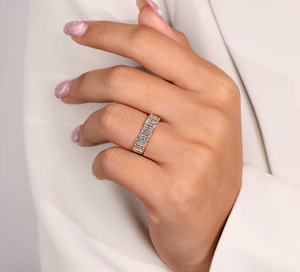 Anillo de Boda de Plata de Ley 925 Chapado en Oro Rosa con Diamantes Moissanite Certificados por IGI, Corte Baguette, Media Eternidad para Mujer - Product Image 2