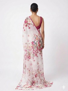 Elegante Sari de Seda con Estampado Floral Blanco y Blusa Rosa para Mujer, Ropa de Boda, Temporada de Primavera, Corte Regular, Largo hasta el Suelo, Estilo Bollywood - Product Image 3