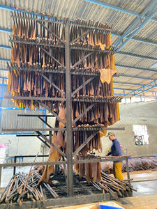 NGOC CHAU Banda Transportadora de Caucho Natural de Alto Flujo, Grado de Recubrimiento de Película Soplada RSS3, Láminas Ahumadas Acanaladas, Grado para Tuberías de Piezas Automotrices - Product Image 5