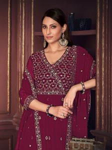 Costume Anarkali rose foncé pour femme, très demandé, manches 3/4, semi-couture, pour fêtes et mariages - Product Image 3