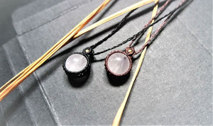 Collar de Macramé con Colgante Pequeño de Cuarzo Rosa y Cuarzo Transparente Hecho a Mano al por Mayor, Joyería de Cristal Curativo para Mujer, Regalo - Product Image 3
